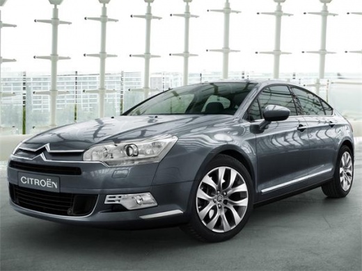 Jak ustawić automatyczne włączanie świateł w Citroenie C5?